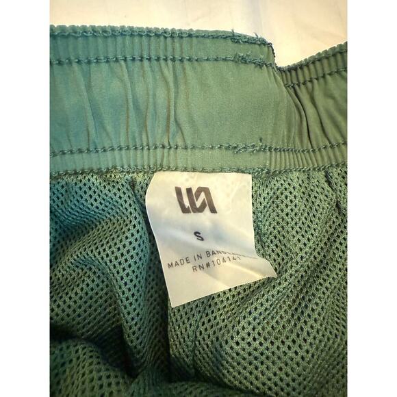 NWT VRST Men's Green Collegiate 5'' Everyday Short Size S - Picture 6 of 9